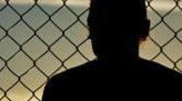 خلاف بين ضباط إدارة السجون والحكومة الصهيونية حول اجراءات عزل الاسرى