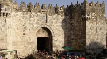 تحذيرات من إقدام الاحتلال على هدم باب المغاربة