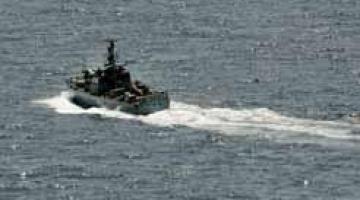 الزوارق البحرية تطلق نيرانها صوب قوارب الصيادين شمال القطاع