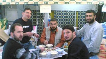 رمضان في سماء السجون.. طعم آخر مذاقه حلاوة الإيمان واللمة وقت الإفطار