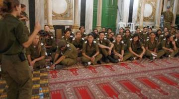 وزارة التعليم الصهيونية تنظم زيارات مدرسية إلى الحرم الإبراهيمي