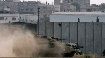 الاحتلال يحشد دبابته على الحدود المصرية