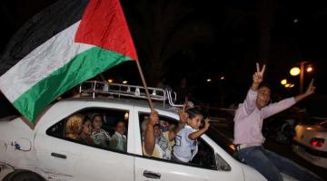 عشرات الآلاف بغزة يحتفلون بنجاح صفقة تبادل الأسرى