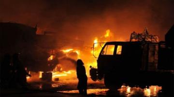 اصابة ثلاثة صهاينة جراء اشتعال النيران فى شاحنة محملة بالذخائر