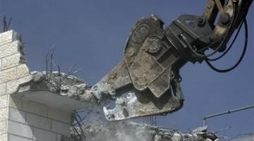 هارتس: أوامر بهدم 52 منزلا جنوب الخليل