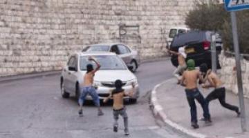 تعرض مركبات المستوطنين للرشق بالحجارة في الخليل