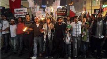 تركيا: مسيرة تضامن مع الأسير خضر عدنان