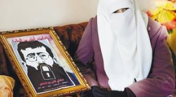 زوجة "عدنان" تطالب الشعوب التي أزاحت الطواغيت وصنعت الأمجاد بالتلاحم مع زوجها في معركته