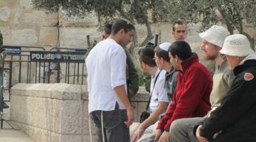 تأجيل إخلاء مستوطنين من منزل استولوا عليه في الخليل