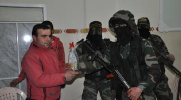 بالصور.. السرايا بـ"لواء الشمال" تزور عوائل 3 من شهدائها بذكراهم