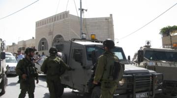 الاحتلال يقتحم مسجد رأس العامود ويستجوب عدداً من المصلين