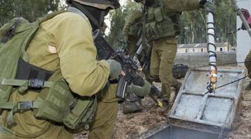 بالفيديو والصور.. جيش العدو يجري تدريبات لمواجهة أنفاق المقاومة