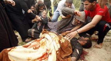 "رأفت أبو عيد" احتضنه والدته وهو ينزف واستشهد على صدرها