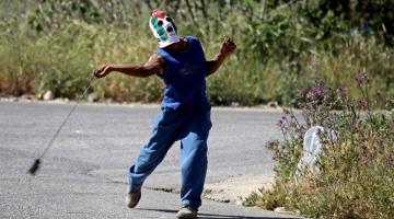 إصابة مستوطن بالحجارة شمال الضفة