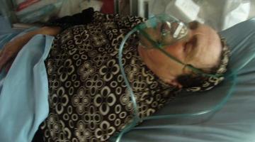 نقل والدة الأسير حلاحلة إلى المستشفى بعد إضرابها عن الطعام منذ أسبوع