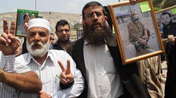 ادارة السجون تبلغ الاسرى بردها على مطالبهم والاسرى يدرسون الرد