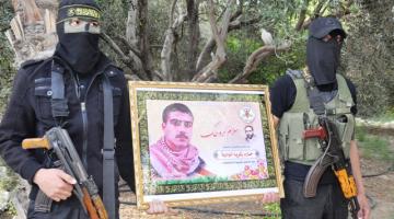 بالصور..السرايا بـ"لواء الوسطى" تزور عائلة شهيدين في ذكراهم