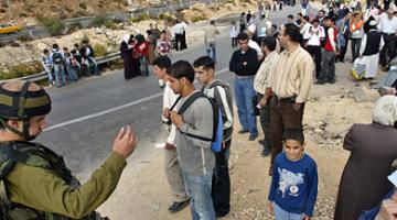 الشاباك يمنع فلسطينيين بالضفة من إكمال دراستهم في الخارج