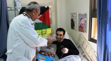 بالصور.. الأسير المحرر حلاحلة يتلقى العلاج بمستشفى الخليل