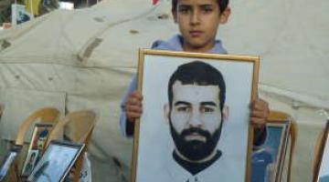 الأسير المغربي: الخروج من العزل انتصار للحركة الأسيرة وسعدتُ بزيارة ولدي الوحيد