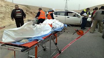 إصابة 20 عاملاً بعد مطاردة الاحتلال لمركبتهم جنوب القدس