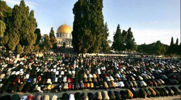 200 ألف مصل أدوا صلاة الجمعة الأخيرة من رمضان