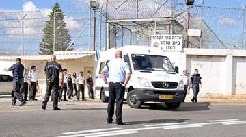 نقل عميد الأسرى الإداريين من سجن النقب إلى رامون