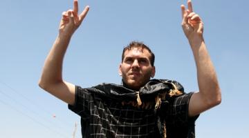 الأسير بلال ذياب يفك إضرابه وينتصر على السجان