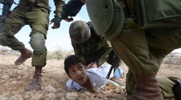 استطلاع: معظم الصهاينة يؤيدون عقاب الفلسطينيين