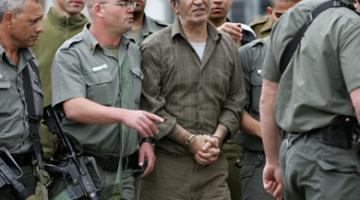 نقل الأسير أحمد سعدات إلى العزل الجماعي بهداريم