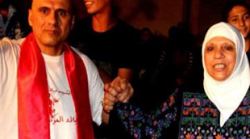 المحرر المقدسي سامر أبو سير يحتفل بزفافه بغزة