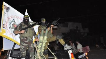 صور.. السرايا بـ"لواء الشمال" تنظم مسير عسكري