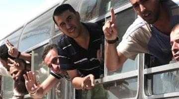 محررون: الصفقة أعطت الأمل بالحرية لآلاف الأسرى بالسجون