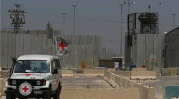 قذائف الاحتلال تحاصر المرضى على حاجز "ايرز"