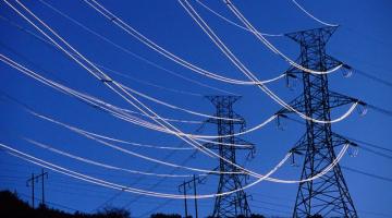 سلطات الاحتلال تمنع إصلاح خطوط كهرباء بغزة منذ أسبوعين