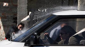 اصابة مستوطنة في نابلس جراء القاء الحجارة عليها