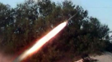 قصف مواقع العدو بصواريخ 107