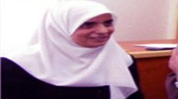 انصار الجهاد يتوافدون لمنزل الاسيرة منى قعدان تضامناً معها