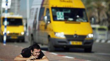 رقابة العدو تمنع نشر معلومات عن أماكن سقوط الصواريخ