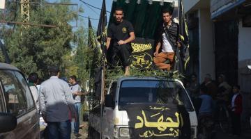 صور.. مسيرة كشفية ومجسمات لصواريخ سرايا القدس في عين الحلوة