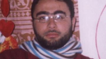 والدة الأسير سعيد ذياب تطالب بزيارته