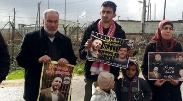 توقف حركة السير بطوباس تضامنا مع الأسرى المضربين