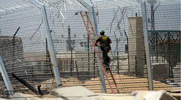 العدو يستكمل السياج على الحدود المصرية خلال أسابيع