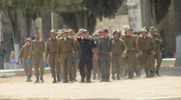 11 ألف مستوطن وجندي صهيوني اقتحموا الأقصى في 2012