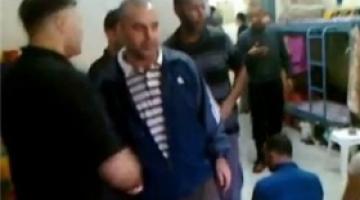 إدارة السجون تقرر عزل 27 أسيراً لاحتفالهم بخطبة زميلهم