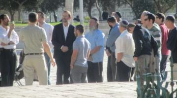 عضو كنيست صهيوني يقتحم الأقصى تحت حراسة مشدة