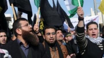 الخليل: مسيرة تضامنية مع الأسرى المضربين عن الطعام