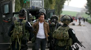 الاحتلال يعتقل 13 مواطنا بالضفة