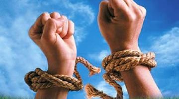 رئيس حزب البيت اليهودي: اطلاق سراح الاسرى وصمة عار في تاريخ الكيان