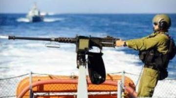 الاحتلال يستهدف قوارب الصيادين وسط القطاع